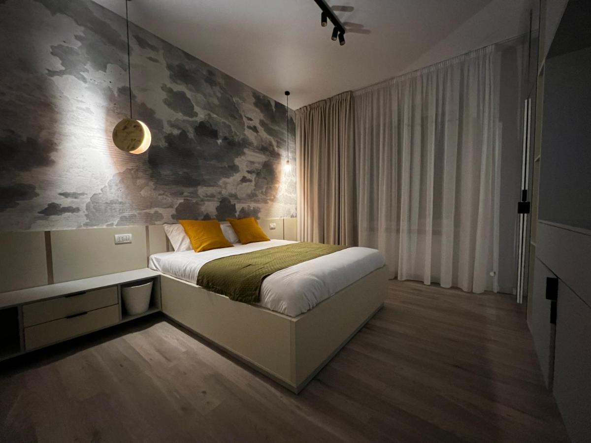 Four Bedroom Apartment, Old Town Bucarest Exterior foto