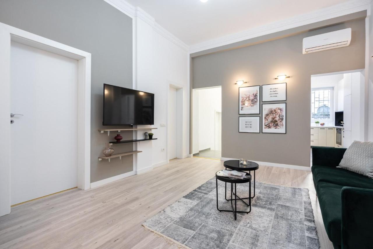 Four Bedroom Apartment, Old Town Bucarest Exterior foto